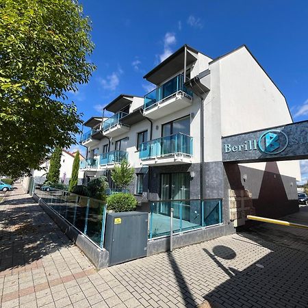 Berill Crystal Apartman Sárvár Extérieur photo
