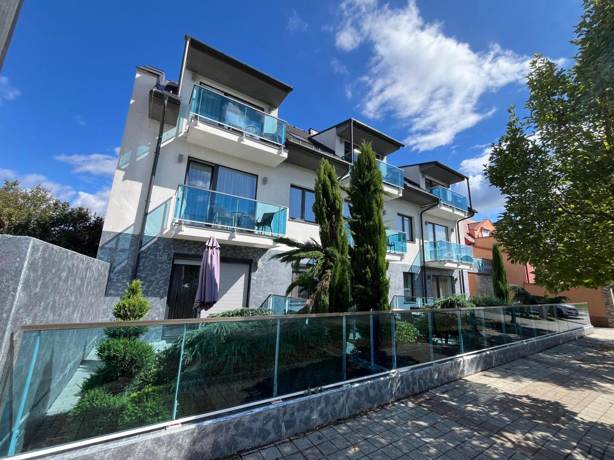 Berill Crystal Apartman Sárvár Extérieur photo